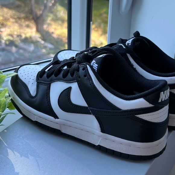 Nike Dunk Low Retro White Black Panda (2021) - Picture 2 of 4
